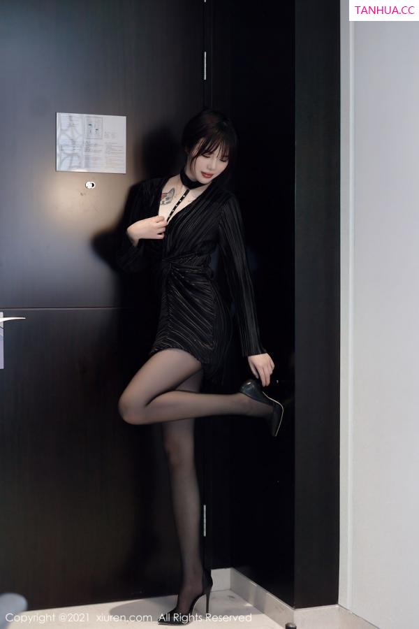 Arude薇薇  [XiuRen]高清写真图 2021.10.19 No.4080 Arude薇薇第20张图片